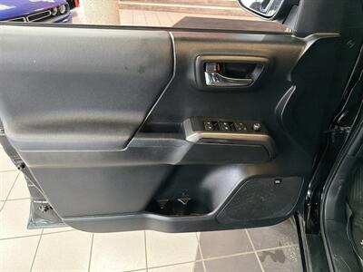 2017 Toyota Tacoma TRD Pro   - Photo 21 - Hamilton, OH 45015