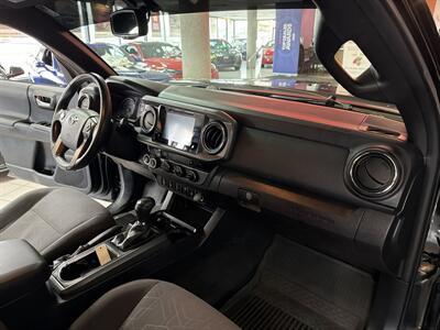 2017 Toyota Tacoma TRD Pro   - Photo 28 - Hamilton, OH 45015