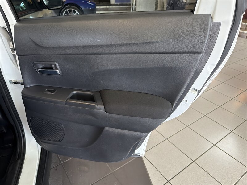 2021 Mitsubishi Outlander Sport ES 4DR SUV AWD - Photo 21 - Hamilton, OH 45015