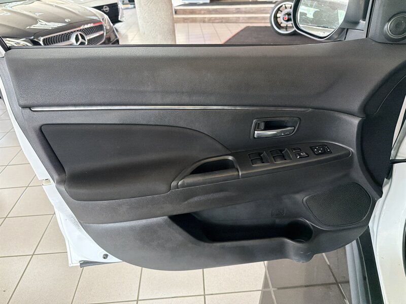 2021 Mitsubishi Outlander Sport ES 4DR SUV AWD - Photo 17 - Hamilton, OH 45015