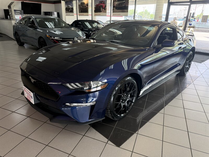 2018 Ford Mustang EcoBoost Premium   - Photo 1 - Hamilton, OH 45015