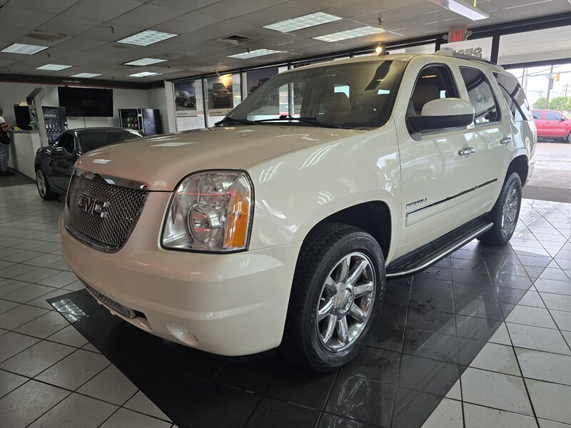 2013 GMC Yukon Denali 4DR SUV AWD   - Photo 1 - Hamilton, OH 45015