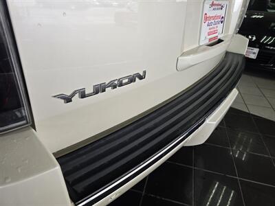 2013 GMC Yukon Denali 4DR SUV AWD   - Photo 32 - Hamilton, OH 45015