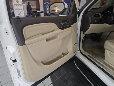 2013 GMC Yukon Denali 4DR SUV AWD   - Photo 7 - Hamilton, OH 45015