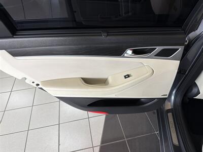 2016 Hyundai Genesis 3.8L 4DR SEDAN - Photo 19 - Hamilton, OH 45015