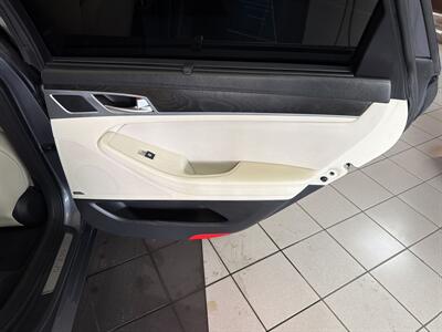2016 Hyundai Genesis 3.8L 4DR SEDAN - Photo 21 - Hamilton, OH 45015