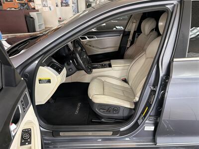 2016 Hyundai Genesis 3.8L 4DR SEDAN - Photo 9 - Hamilton, OH 45015