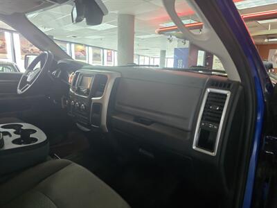 2017 RAM 1500 SLT CREW CAB 4X4 - Photo 14 - Hamilton, OH 45015