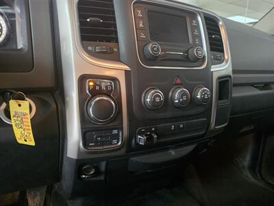 2017 RAM 1500 SLT CREW CAB 4X4 - Photo 18 - Hamilton, OH 45015