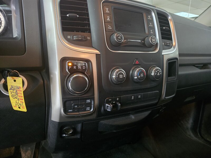 2017 RAM 1500 SLT CREW CAB 4X4 - Photo 18 - Hamilton, OH 45015