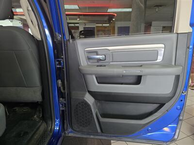2017 RAM 1500 SLT CREW CAB 4X4 - Photo 17 - Hamilton, OH 45015