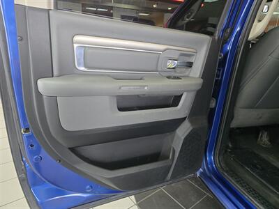 2017 RAM 1500 SLT CREW CAB 4X4 - Photo 11 - Hamilton, OH 45015