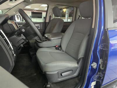 2017 RAM 1500 SLT CREW CAB 4X4 - Photo 10 - Hamilton, OH 45015