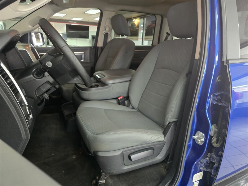 2017 RAM 1500 SLT CREW CAB 4X4 - Photo 10 - Hamilton, OH 45015