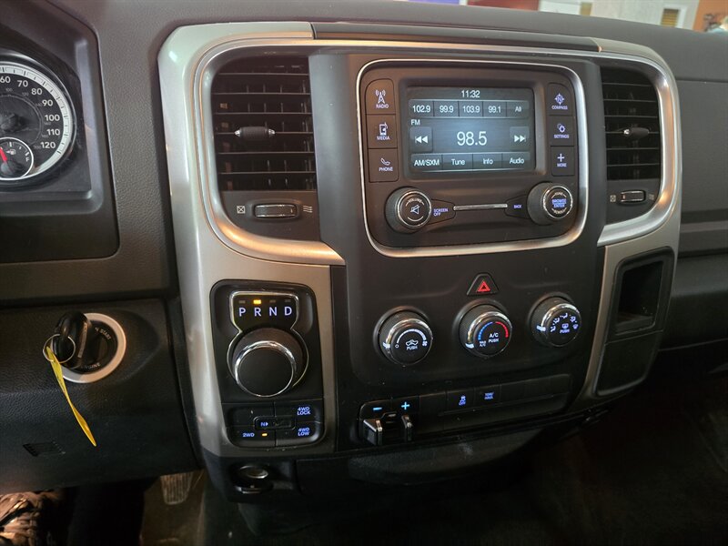 2017 RAM 1500 SLT CREW CAB 4X4 - Photo 21 - Hamilton, OH 45015