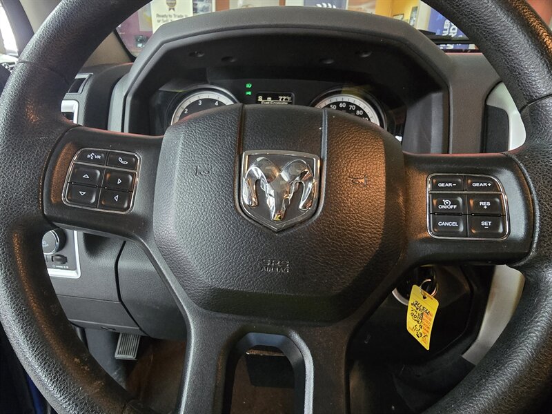 2017 RAM 1500 SLT CREW CAB 4X4 - Photo 20 - Hamilton, OH 45015