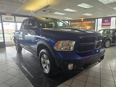 2017 RAM 1500 SLT CREW CAB 4X4 - Photo 4 - Hamilton, OH 45015