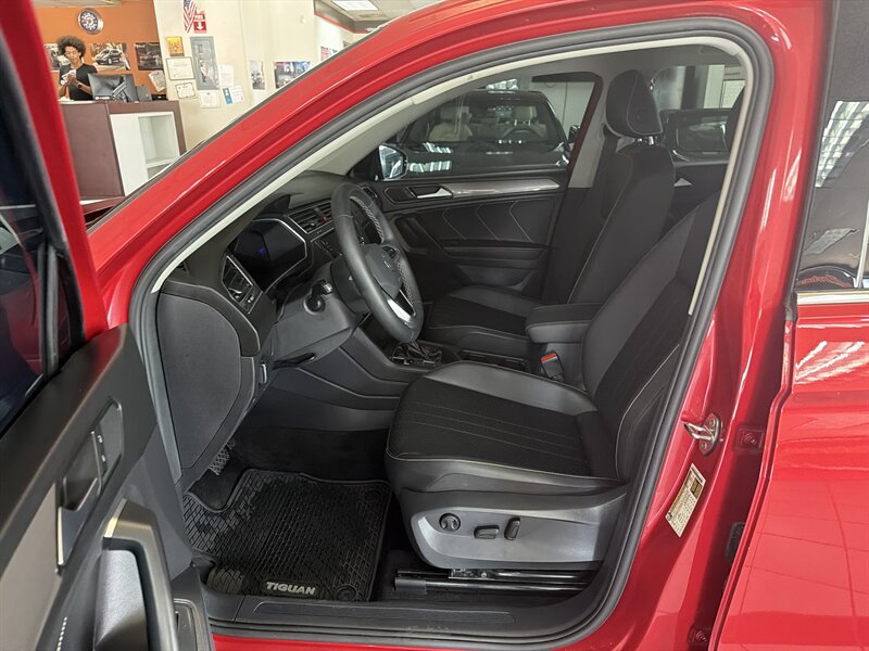 2023 Volkswagen Tiguan SE 4DR SUV - Photo 9 - Hamilton, OH 45015