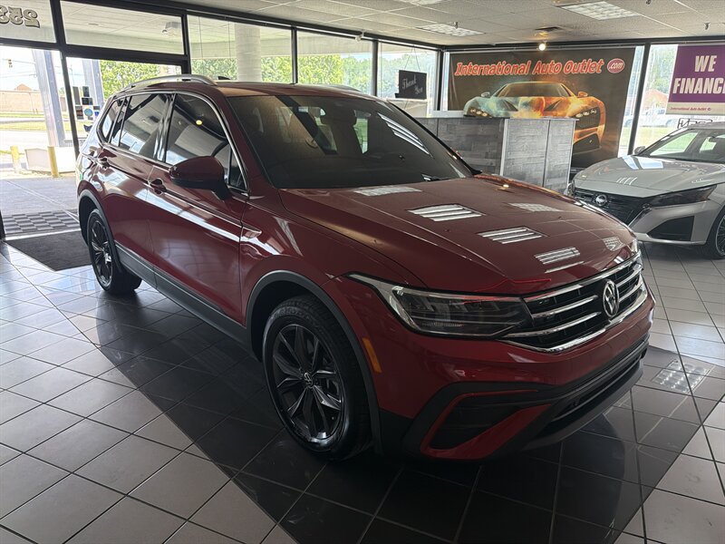 2023 Volkswagen Tiguan SE 4DR SUV - Photo 4 - Hamilton, OH 45015