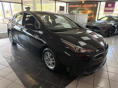 2022 Toyota Prius LE 4DR HATCHBACK   - Photo 5 - Hamilton, OH 45015