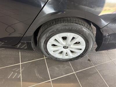 2022 Toyota Prius LE 4DR HATCHBACK   - Photo 33 - Hamilton, OH 45015