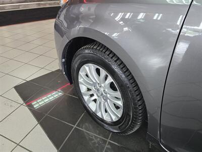 2017 Toyota Sienna XLE 8-Passenger 4DR MINI-VAN   - Photo 35 - Hamilton, OH 45015