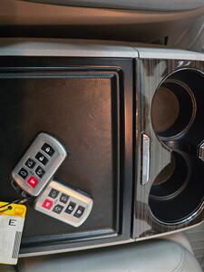 2017 Toyota Sienna XLE 8-Passenger 4DR MINI-VAN   - Photo 22 - Hamilton, OH 45015