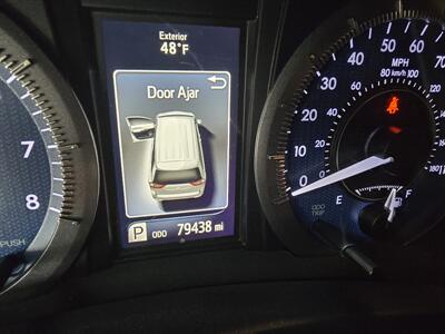 2017 Toyota Sienna XLE 8-Passenger 4DR MINI-VAN   - Photo 29 - Hamilton, OH 45015