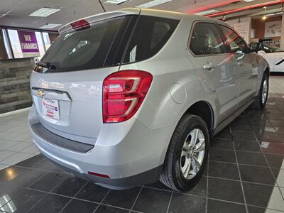 2017 Chevrolet Equinox LS 4DR SUV   - Photo 4 - Hamilton, OH 45015