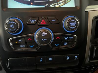 2019 RAM 1500 CLASSIC BIG HORN CREW CAB 4X4   - Photo 16 - Hamilton, OH 45015