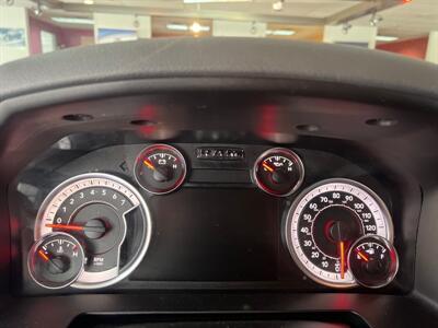 2019 RAM 1500 CLASSIC BIG HORN CREW CAB 4X4   - Photo 11 - Hamilton, OH 45015