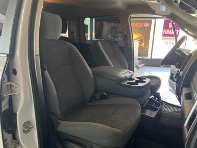 2019 RAM 1500 CLASSIC BIG HORN CREW CAB 4X4   - Photo 29 - Hamilton, OH 45015