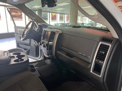 2019 RAM 1500 CLASSIC BIG HORN CREW CAB 4X4   - Photo 30 - Hamilton, OH 45015