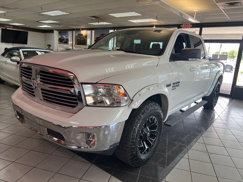 2019 RAM 1500 CLASSIC BIG HORN CREW CAB 4X4 - Photo 1 - Hamilton, OH 45015
