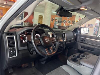 2019 RAM 1500 CLASSIC BIG HORN CREW CAB 4X4   - Photo 12 - Hamilton, OH 45015