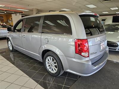 2019 Dodge Grand Caravan SXT MINI-VAN V6   - Photo 8 - Hamilton, OH 45015