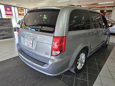 2019 Dodge Grand Caravan SXT MINI-VAN V6   - Photo 6 - Hamilton, OH 45015