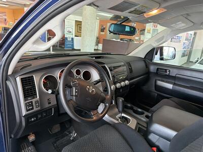 2010 Toyota Tundra Grade 4DR EXTENDED CAB4X4/TRD/SR5   - Photo 11 - Hamilton, OH 45015