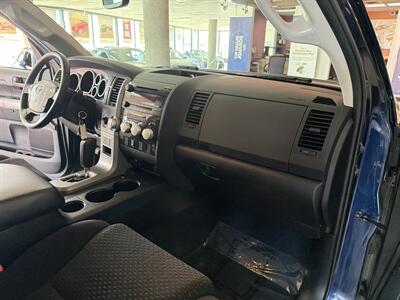 2010 Toyota Tundra Grade 4DR EXTENDED CAB4X4/TRD/SR5   - Photo 24 - Hamilton, OH 45015