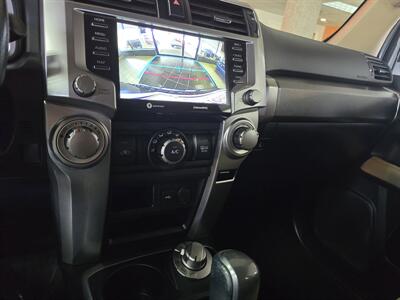 2020 Toyota 4Runner SR5 - Photo 22 - Hamilton, OH 45015
