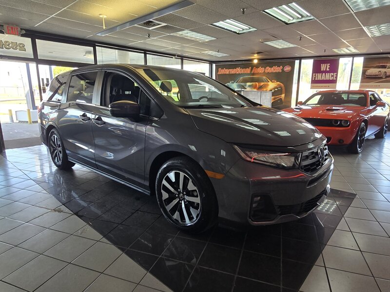 2025 Honda Odyssey EX-L 4DR MINI-VAN - Photo 3 - Hamilton, OH 45015