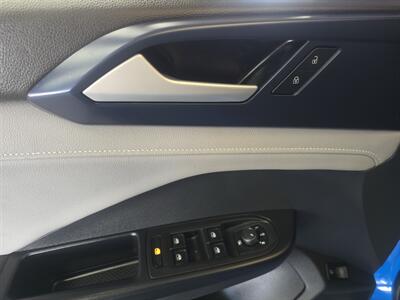 2024 Volkswagen Taos SE 4Motion 4DR SUV AWD - Photo 18 - Hamilton, OH 45015