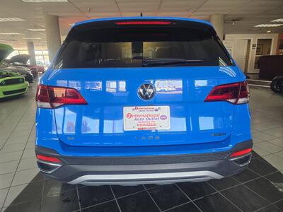 2024 Volkswagen Taos SE 4Motion 4DR SUV AWD - Photo 5 - Hamilton, OH 45015