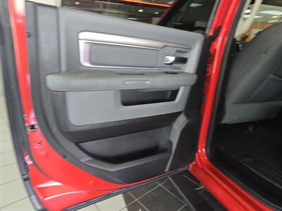 2015 RAM 1500 Big Horn/CREW CAB/4X4   - Photo 10 - Hamilton, OH 45015