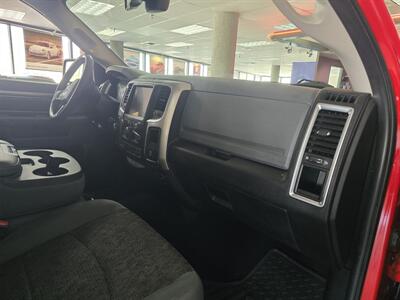 2015 RAM 1500 Big Horn/CREW CAB/4X4   - Photo 13 - Hamilton, OH 45015