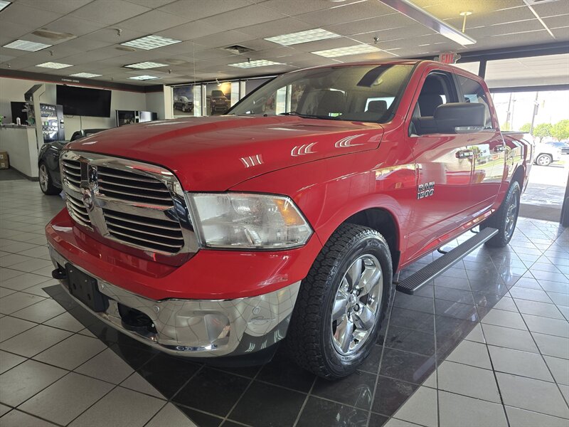2015 RAM 1500 Big Horn/CREW CAB/4X4   - Photo 1 - Hamilton, OH 45015