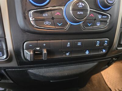 2015 RAM 1500 Big Horn/CREW CAB/4X4   - Photo 23 - Hamilton, OH 45015