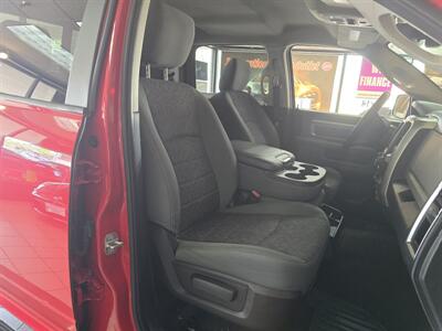 2015 RAM 1500 Big Horn/CREW CAB/4X4   - Photo 14 - Hamilton, OH 45015