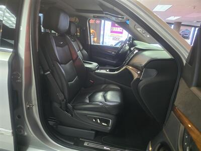 2017 Cadillac Escalade ESV Premium Luxury 4DR SUV AWD - Photo 18 - Hamilton, OH 45015