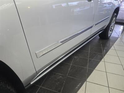 2017 Cadillac Escalade ESV Premium Luxury 4DR SUV AWD - Photo 33 - Hamilton, OH 45015